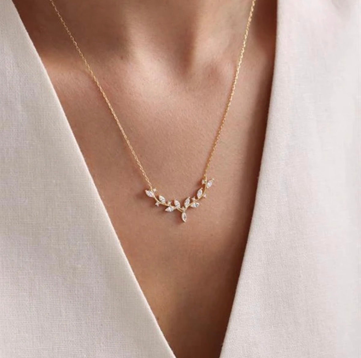 Anti Tarnish Leaf Antlers Deer Necklace