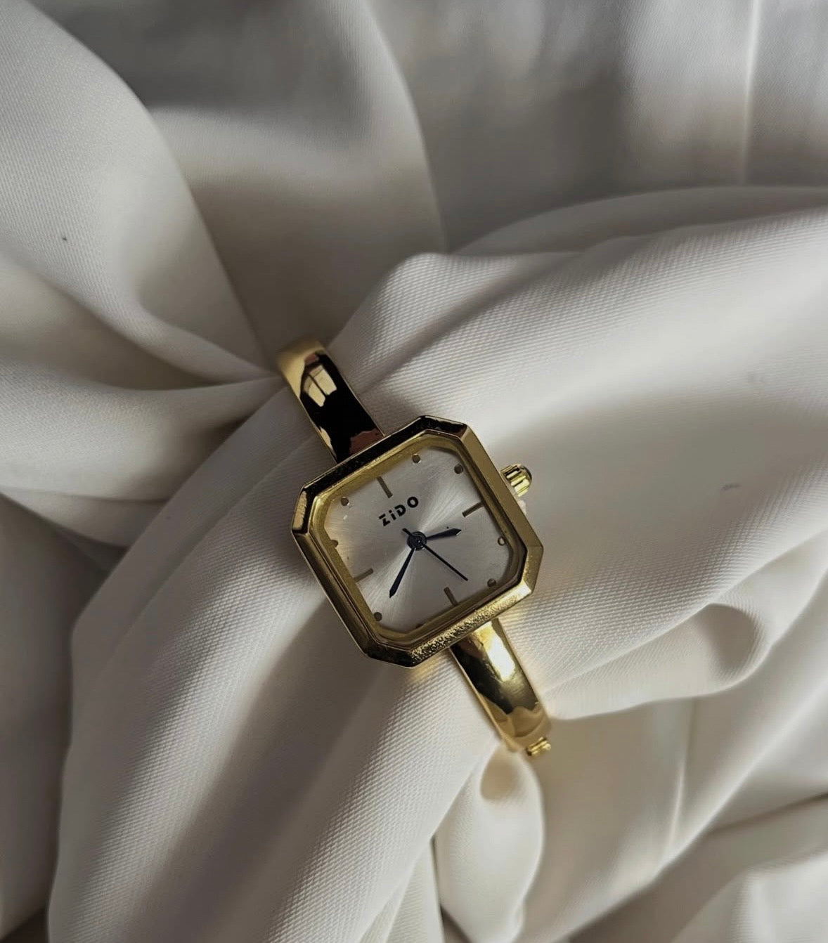 Minimal Luxe Anti Tarnish Bracelet Watch